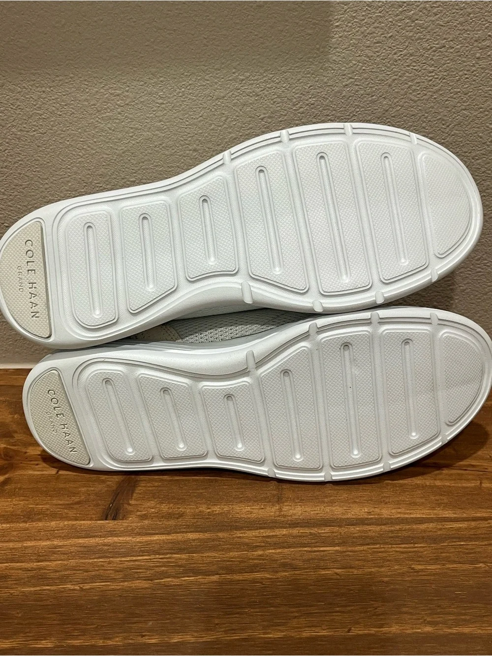 Cole Haan Grandsport Lace Up Tennis Shoe Womens Size 8 W23315 White Snake